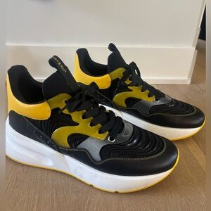 Alexander McQueen Mens Tonal Oversized Runner Sneakers Black Gold Sz 46 / 13